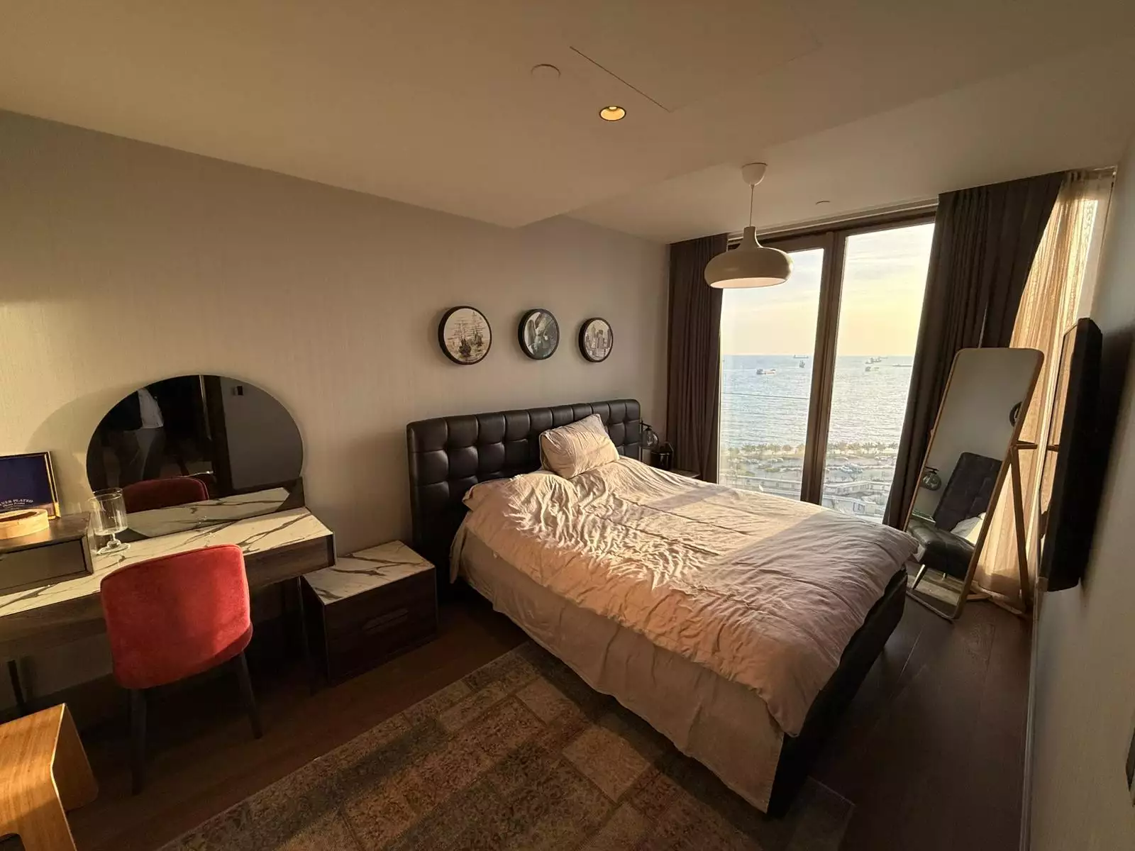 YEDİMAVİ PANAROMİK DENİZ MANZARALI EŞYALI SATILIK 5+1 DAİRE