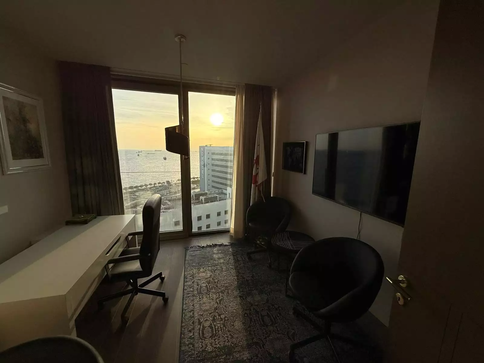 YEDİMAVİ PANAROMİK DENİZ MANZARALI EŞYALI SATILIK 5+1 DAİRE