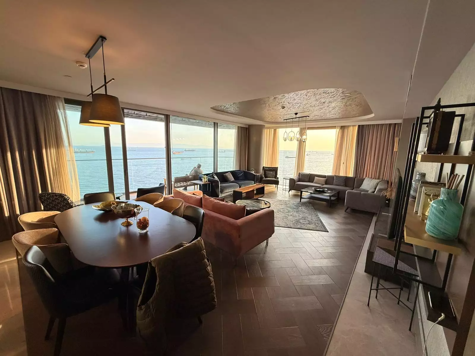 YEDİMAVİ PANAROMİK DENİZ MANZARALI EŞYALI SATILIK 5+1 DAİRE