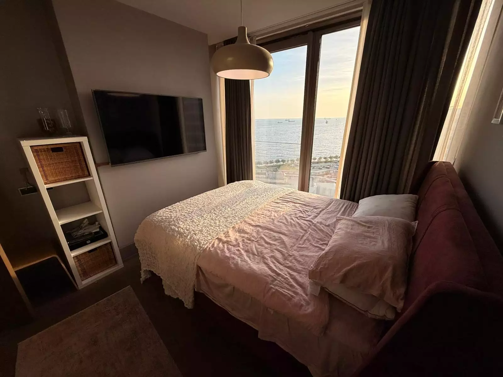 YEDİMAVİ PANAROMİK DENİZ MANZARALI EŞYALI SATILIK 5+1 DAİRE