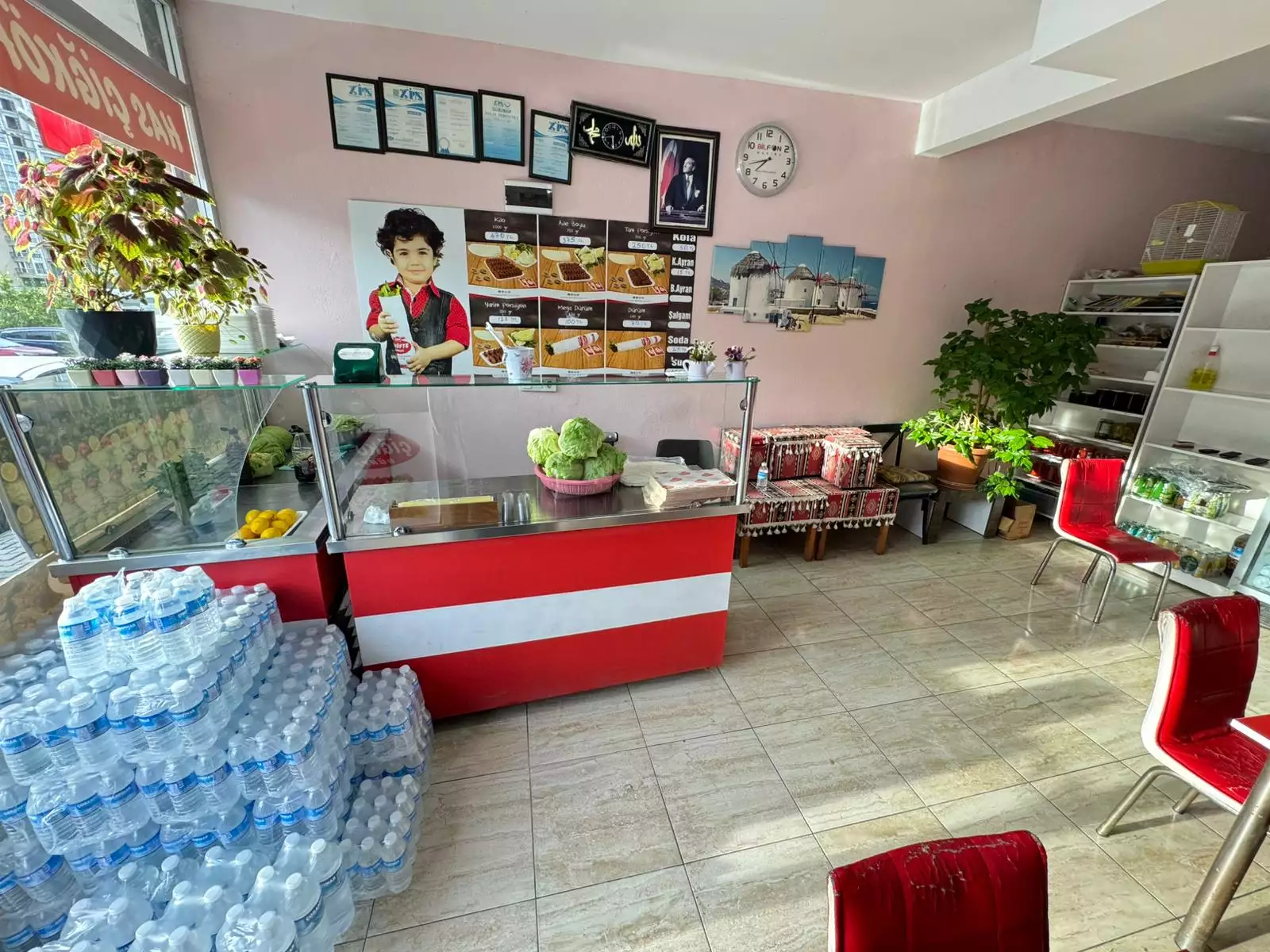 ESENYURT AKEVLER'DE OKUL KARŞISINDA SATILIK DÜKKAN VE BODRUM