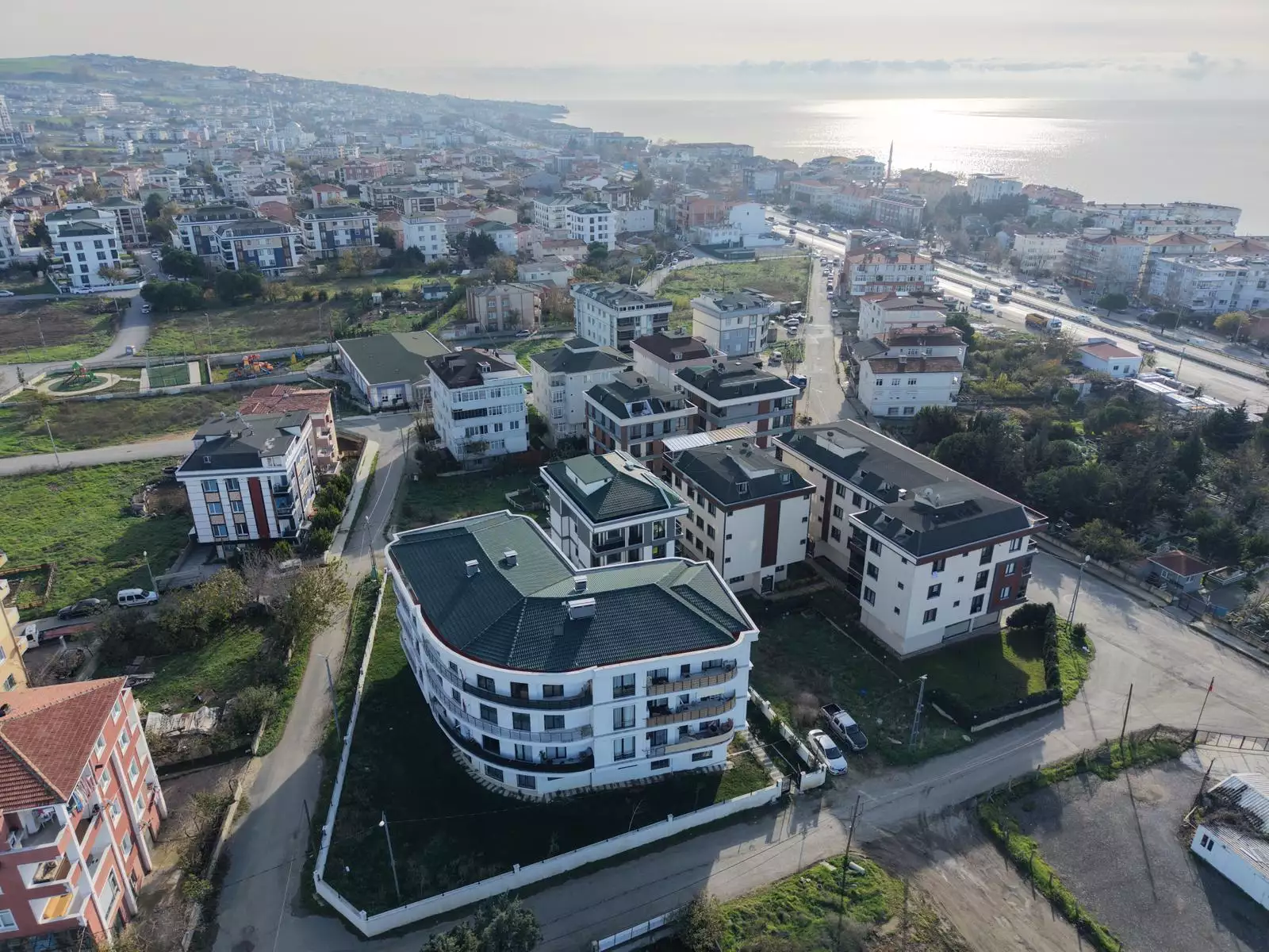 KUMBURGAZDA YENİ BİNADA DENİZ MANZARALI SATILIK 2+1 DAİRE