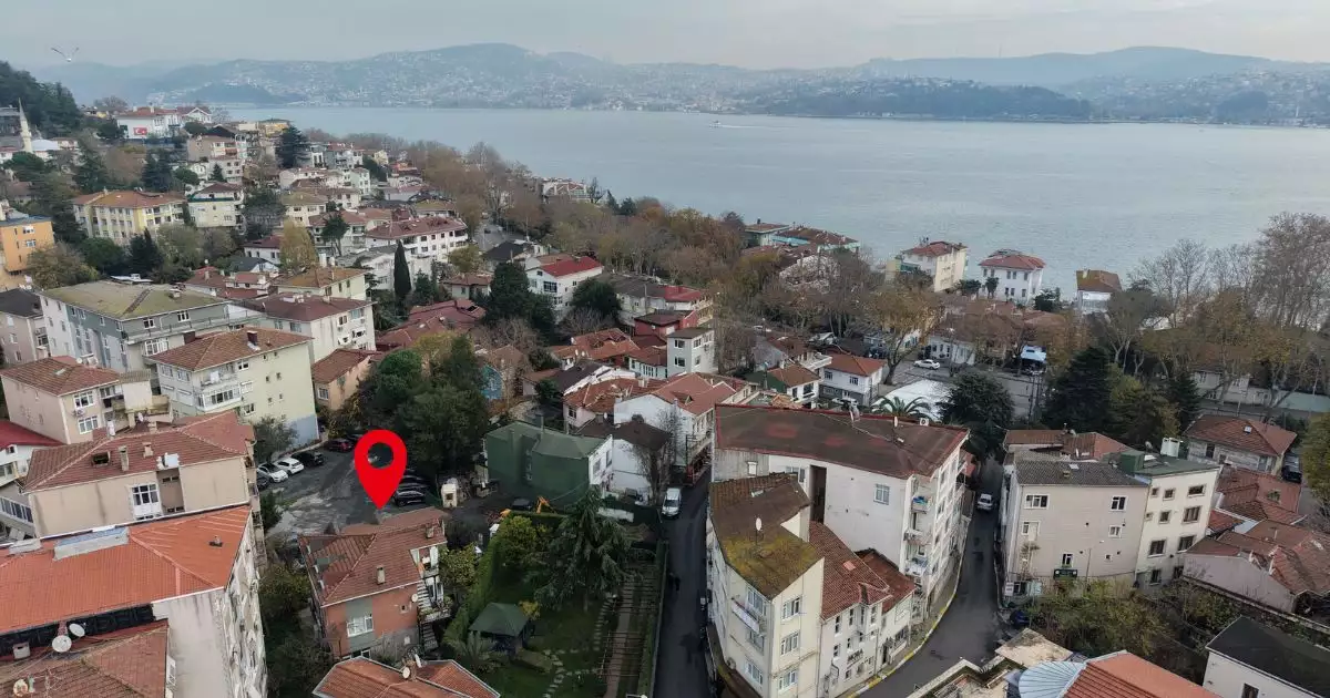 YENİKÖY'DE YATIRIMA UYGUN 3 KATLI 130 M2 ARSALI SATILIK BİNA