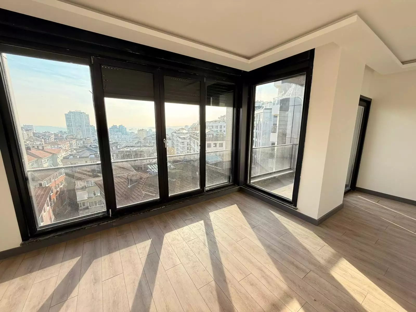 BEŞİKTAŞ DİKİLİTAŞ YENİ BİNADA DENİZ MANZARALI SATILIK 3+1 DAİRE