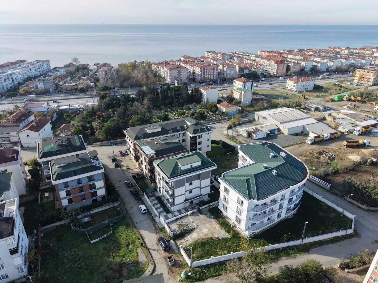 KUMBURGAZDA YENİ BİNADA DENİZ MANZARALI SATILIK 2+1 DAİRE