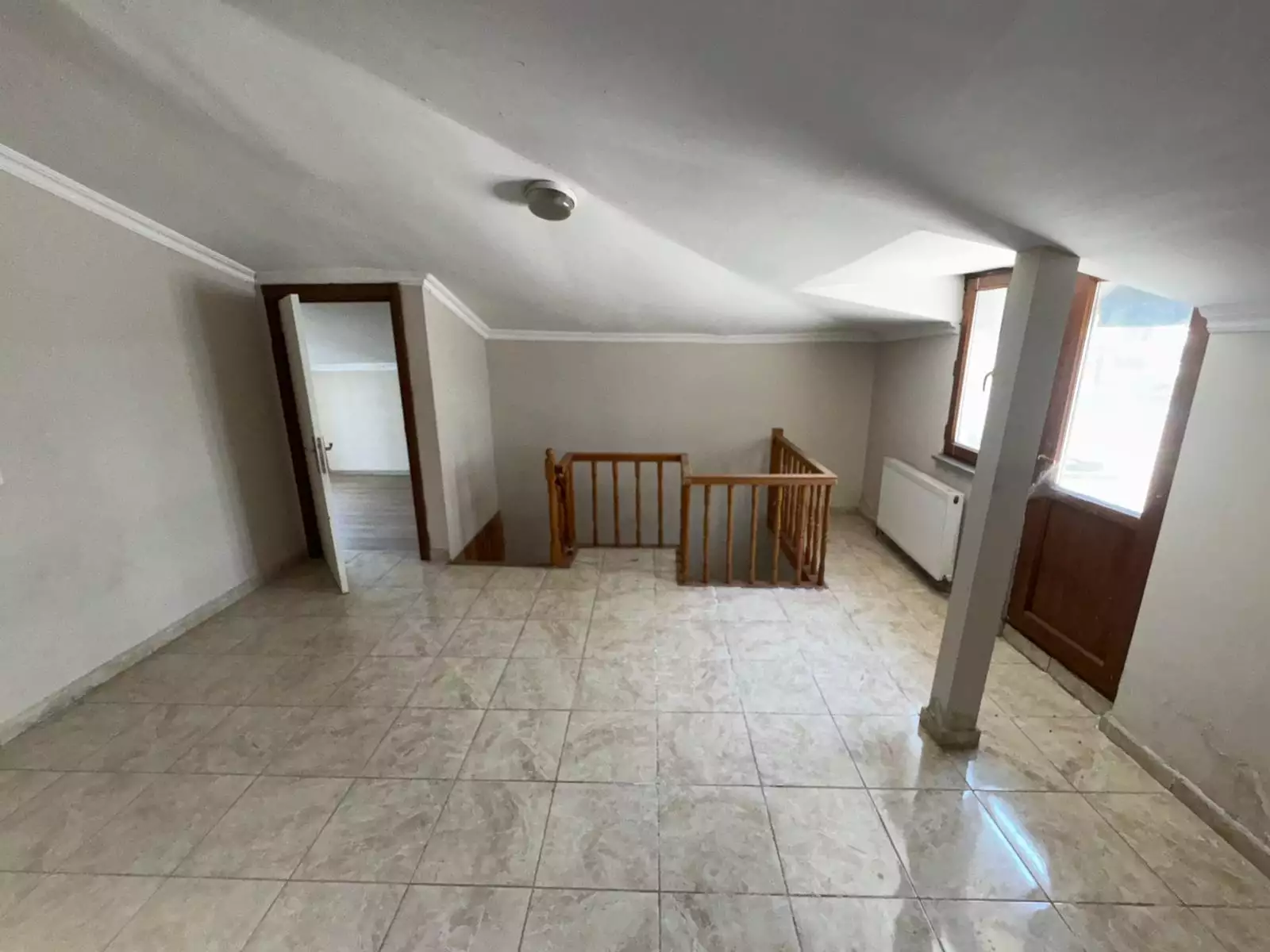 BEYLİKDÜZÜ YAKUPLU'DA ANA CADDE ÜZERİNDE 3+2 SATILIK DUBLEKS