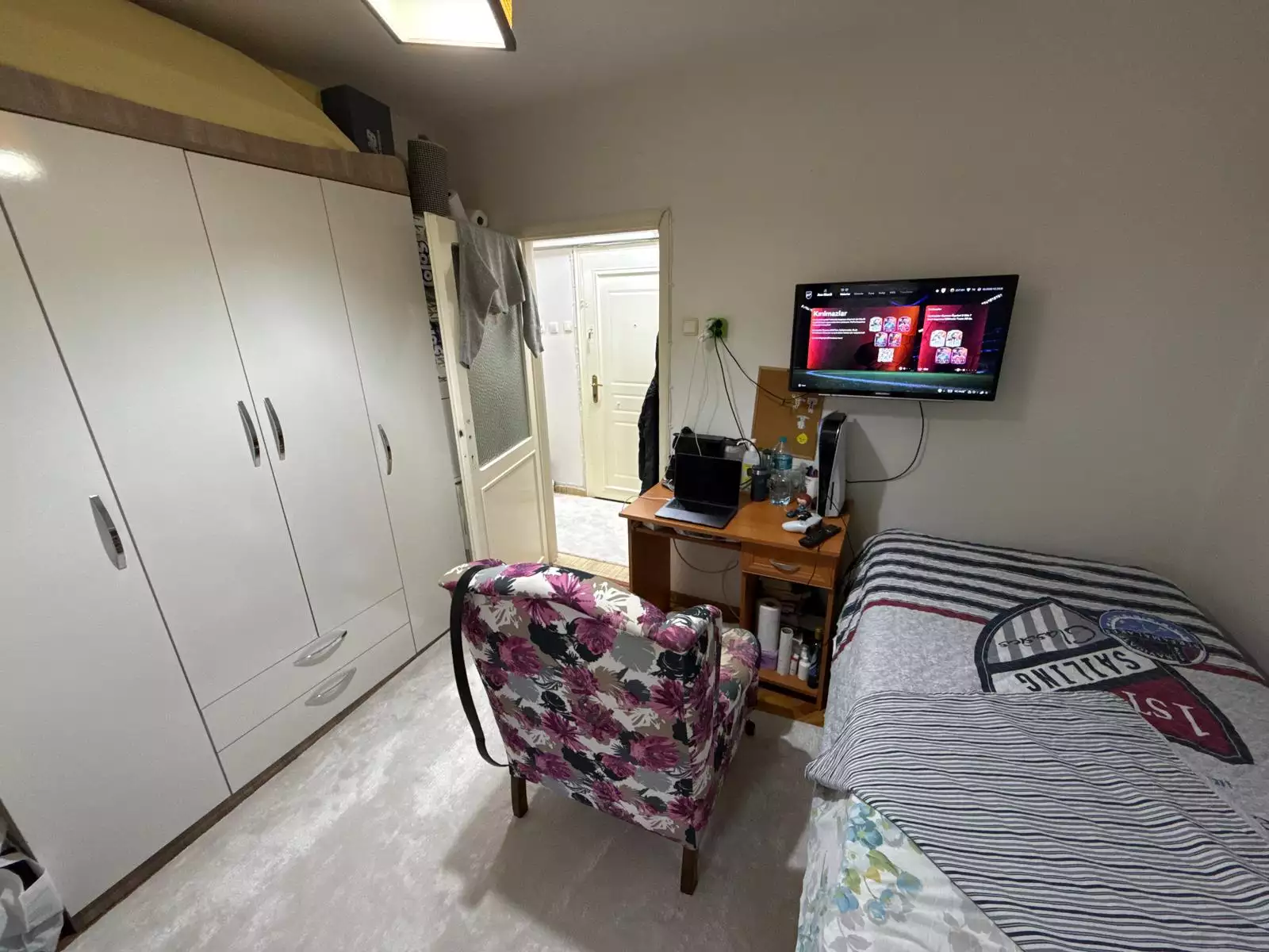 ÜSKÜDAR SAHİLE 5 DK MESAFEDE SATILIK 2+1 DAİRE