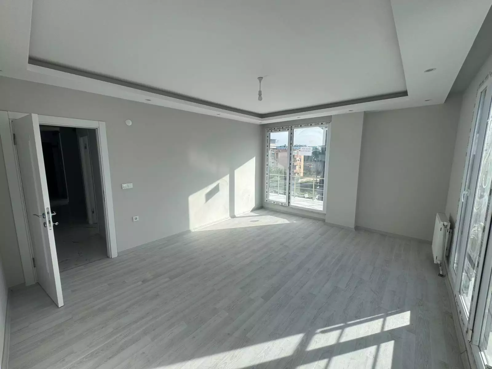 KUMBURGAZDA YENİ BİNADA DENİZ MANZARALI SATILIK 2+1 DAİRE