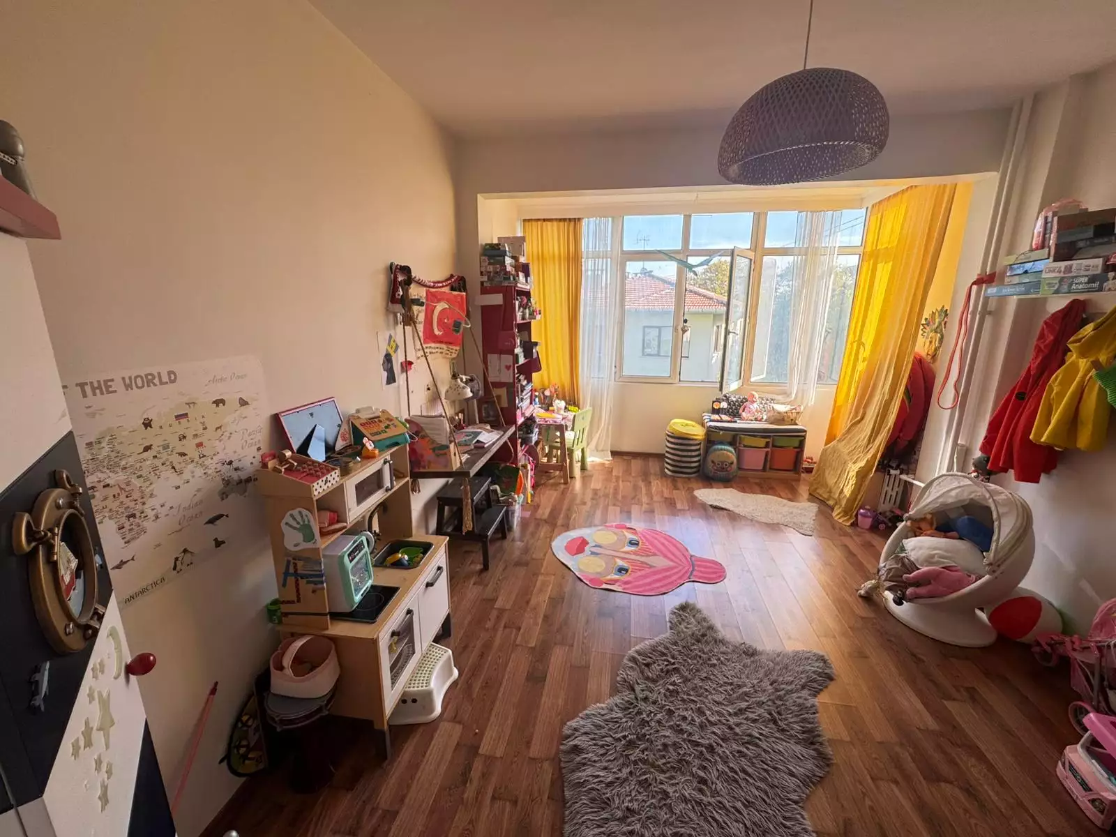 EMİRGANDA BOĞAZA 200 METRE MESAFEDE SATILIK 3+1 DAİRE