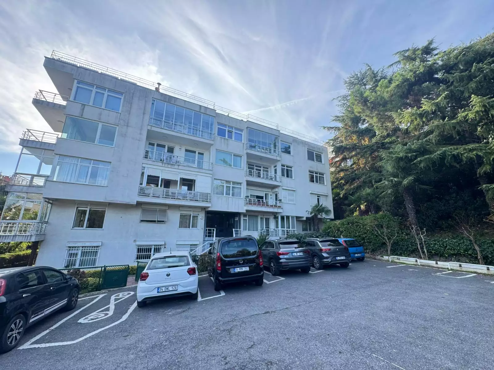 EMİRGANDA BOĞAZA 200 METRE MESAFEDE SATILIK 3+1 DAİRE