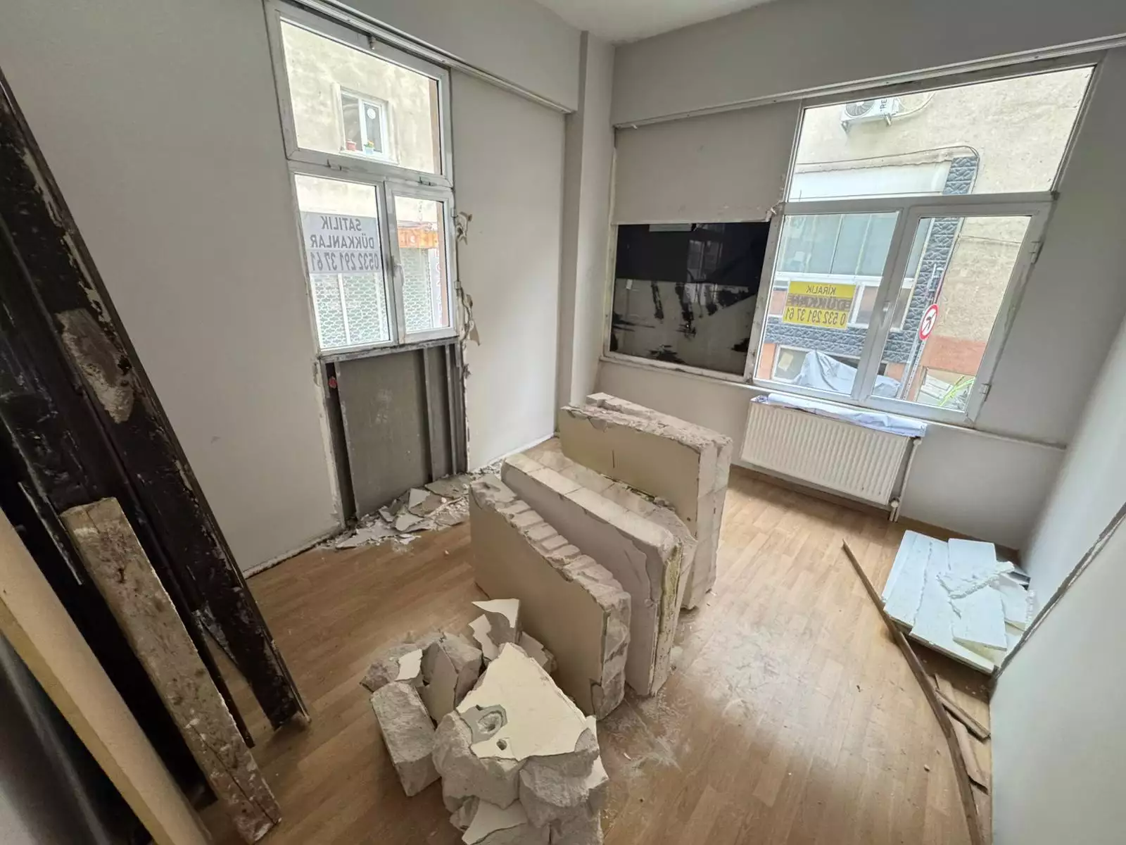 KADIKÖY HAŞANPAŞA’DA GAZHANE KÜLTÜR MERKEZİNİN HEMEN YANINDA METROYA ÇOK YAKIN KONUMDA SATILIK 320 M2 DÜKKAN MAĞAZA