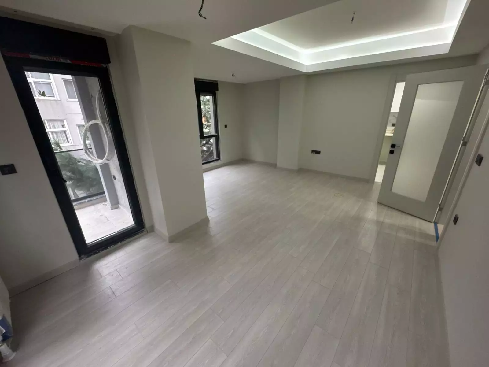 BEŞİKTAŞ DİKİLİTAŞ'TA OTOPARKLI YENİ BİNADA SATILIK 3+1 DAİRE