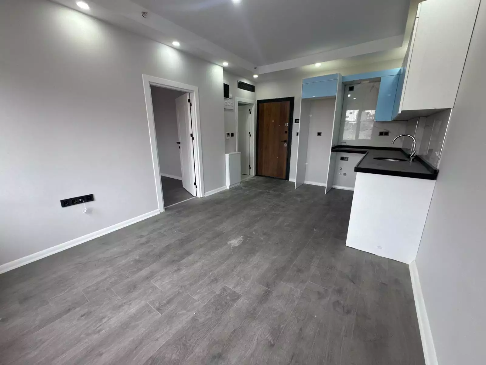 LEVENT KANYON AVM YANINDA REZİDANSTA SATILIK 1+1 DAİRE