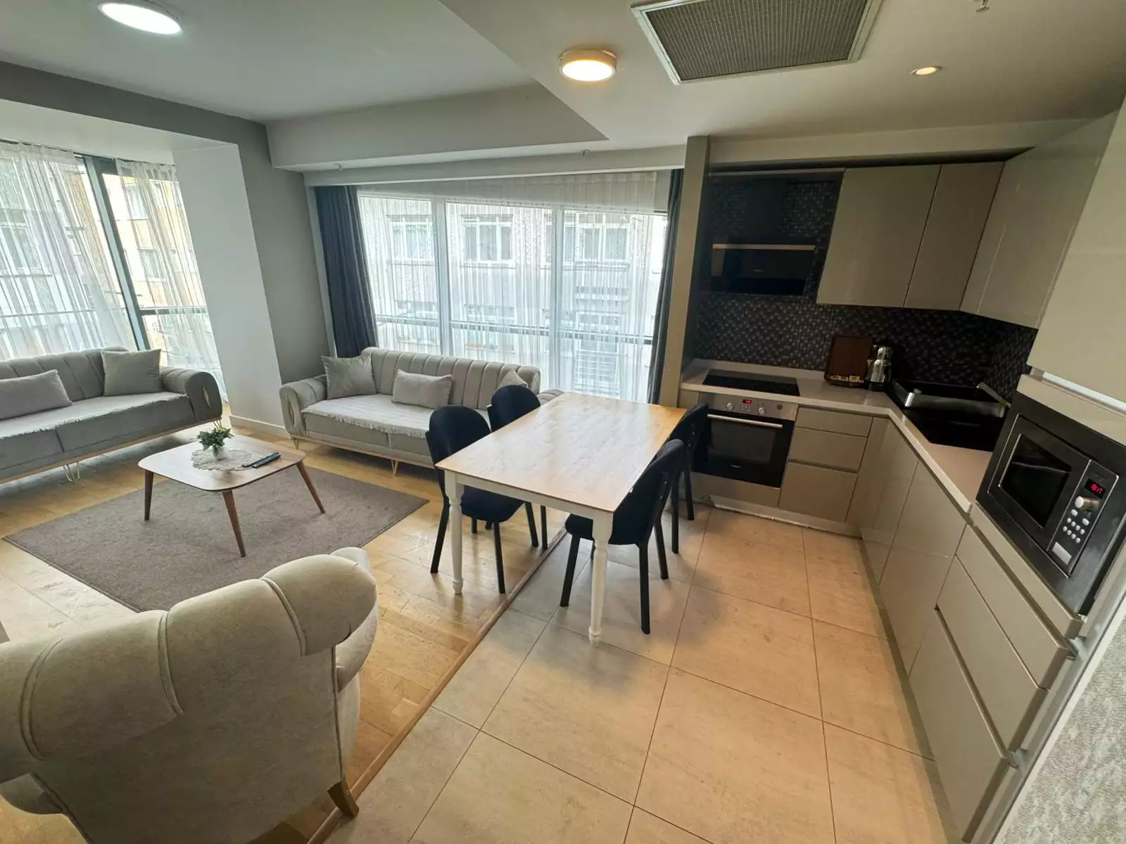 TAKSİM PETEK RESİDENCE'DA 2+1 SATILIK DAİRE