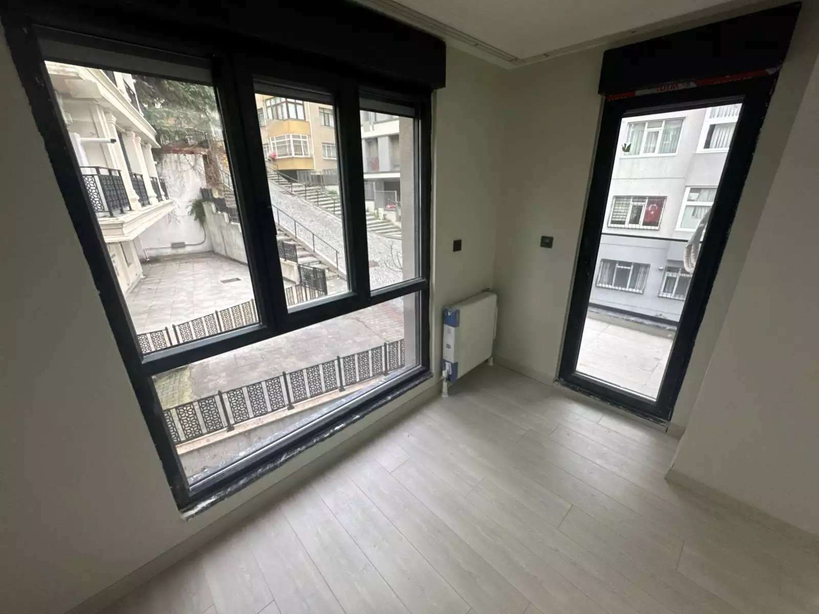 BEŞİKTAŞ DİKİLİTAŞ'TA OTOPARKLI YENİ BİNADA SATILIK 3+1 DAİRE