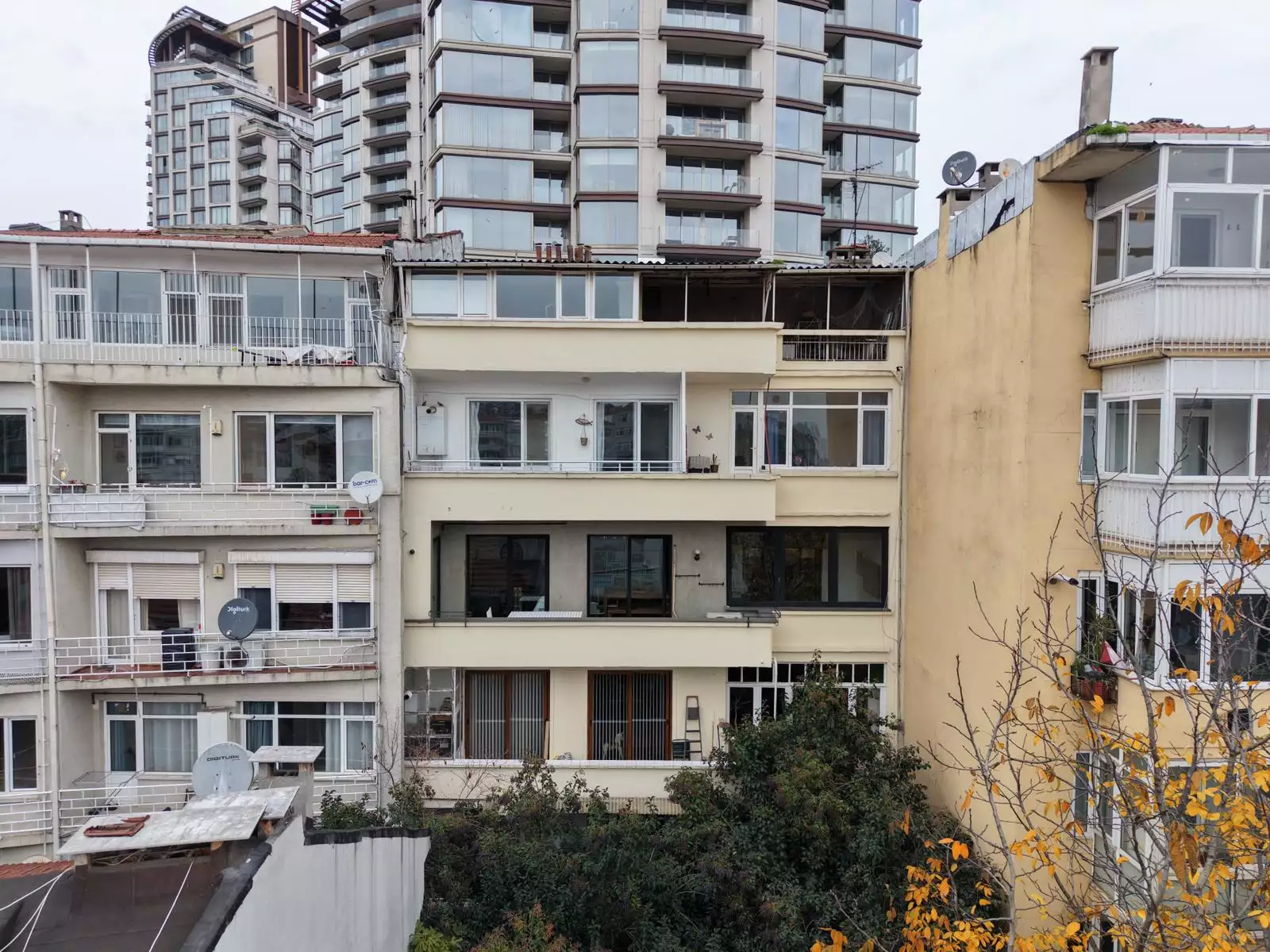 BEŞİKTAŞ'TA DENİZ MANZARALI ÖZEL TASARIM SATILIK 2+1 DAİRE