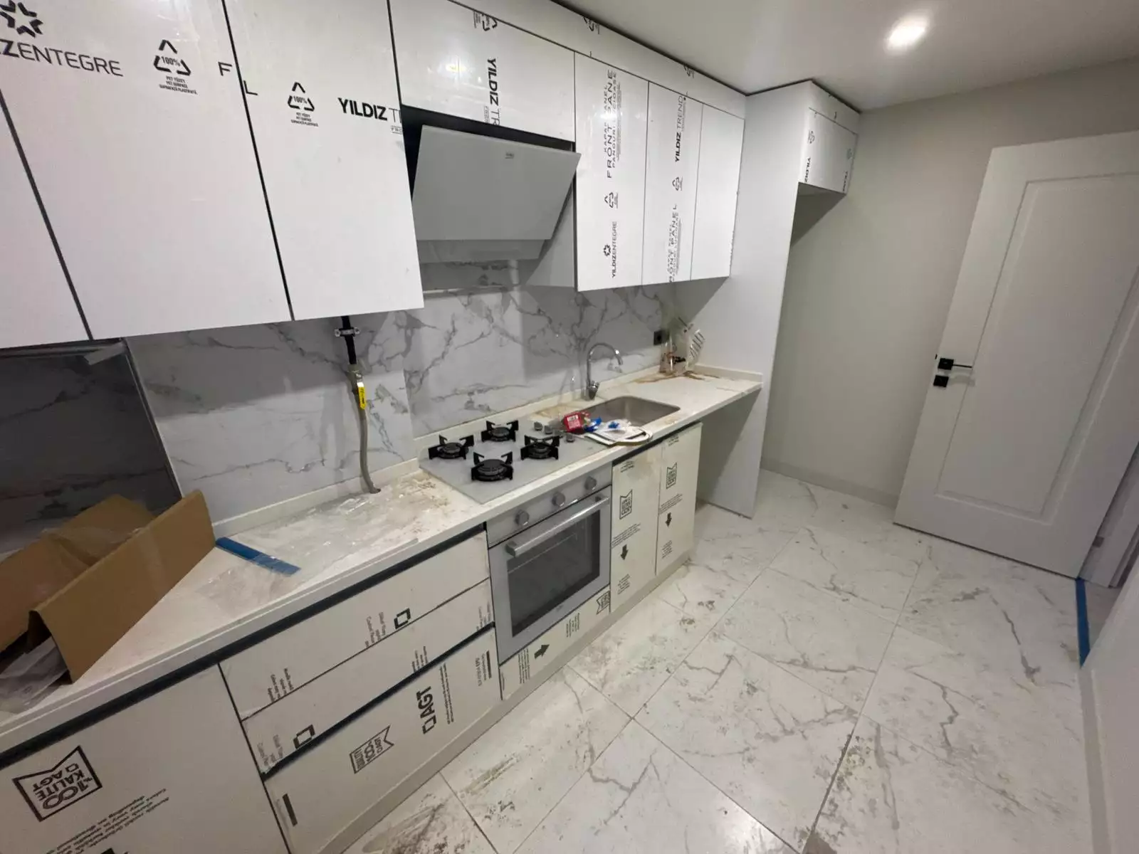 BEŞİKTAŞ DİKİLİTAŞ'TA OTOPARKLI YENİ BİNADA SATILIK 3+1 DAİRE