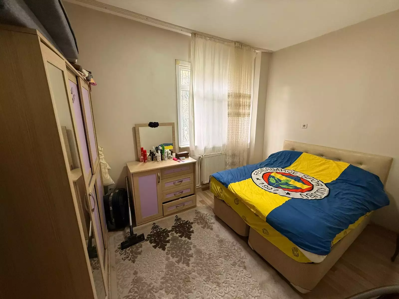 BAHÇELİEVLERDE SİTE İÇİNDE BAHÇELİ 2 KATLI SATILIK MÜSTAKİL EV