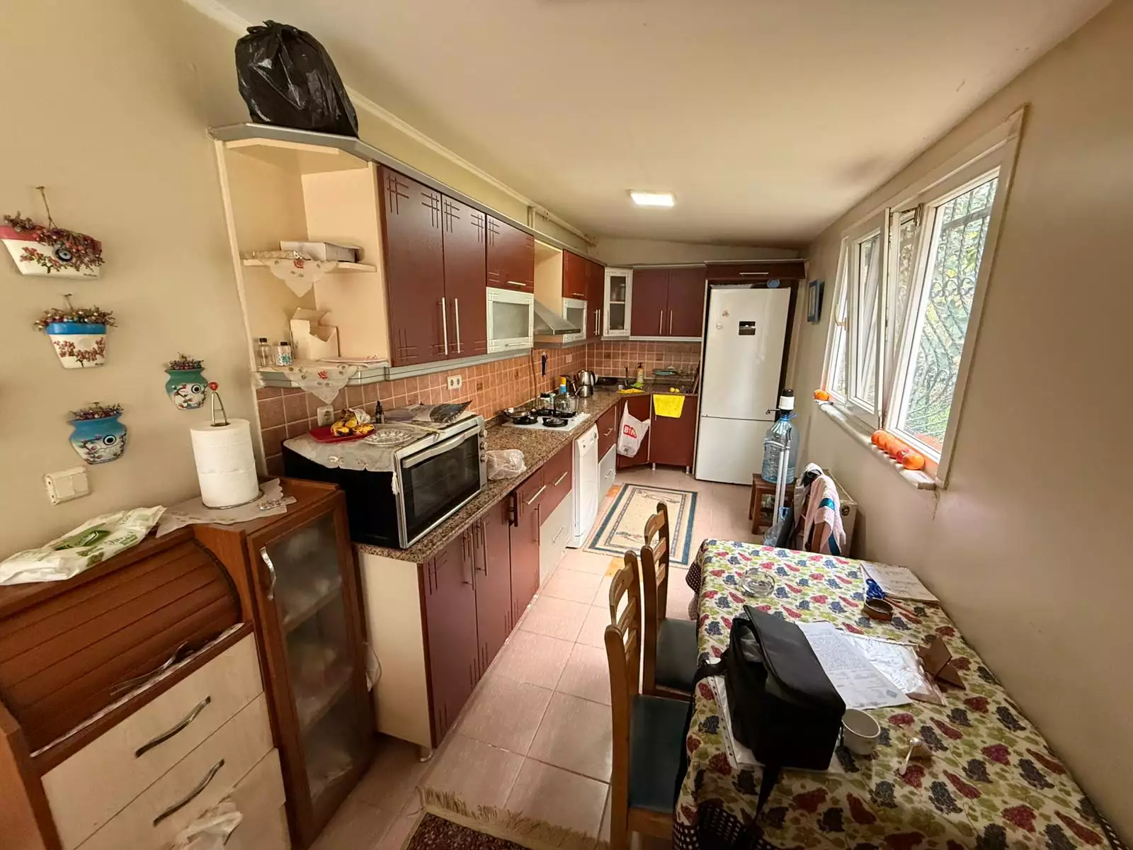 BAHÇELİEVLERDE SİTE İÇİNDE BAHÇELİ 2 KATLI SATILIK MÜSTAKİL EV