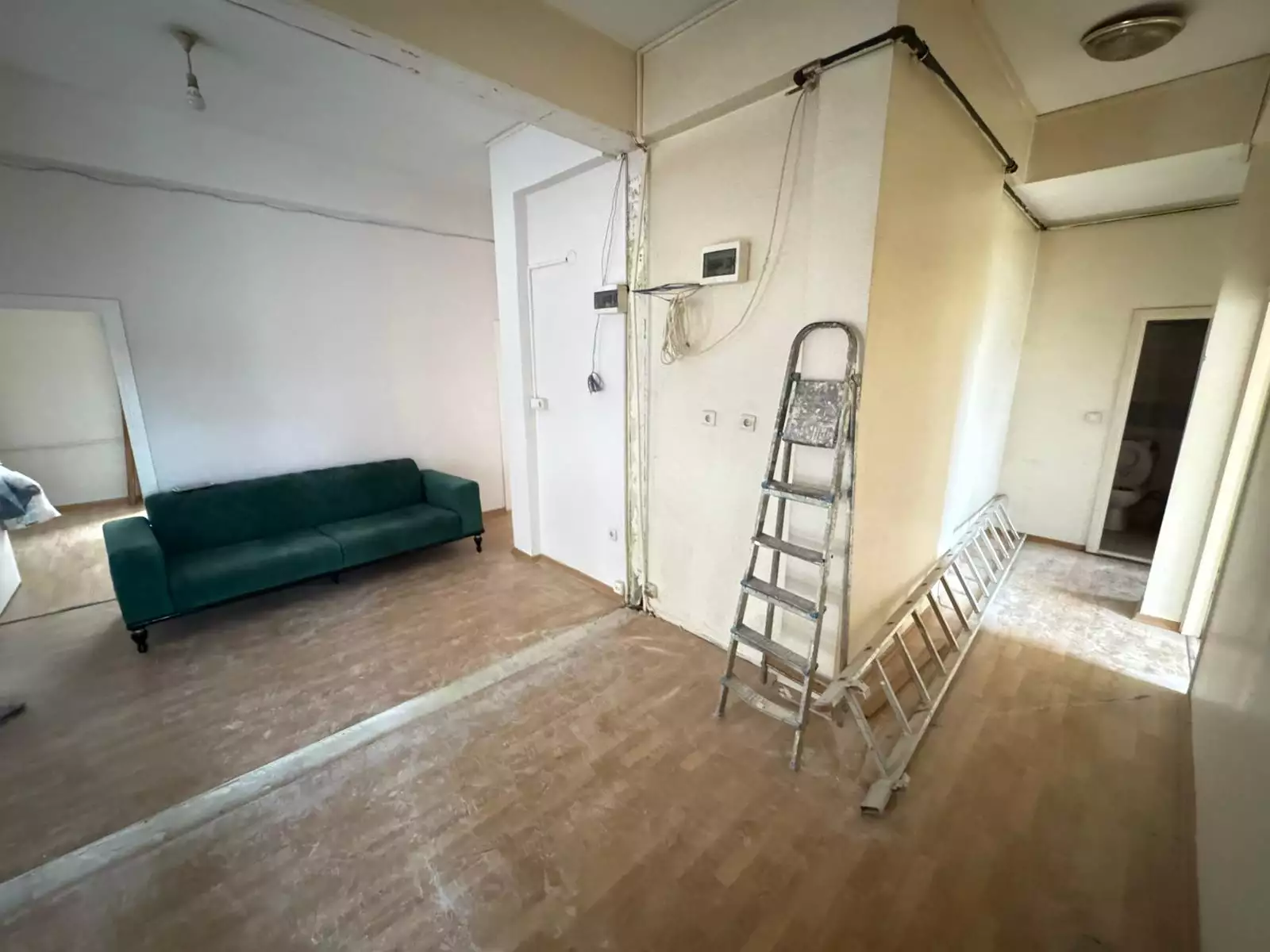 KADIKÖY HASANPAŞA'DA GAZHANE'NİN YANINDA KİRALIK 160 M2 DÜKKAN