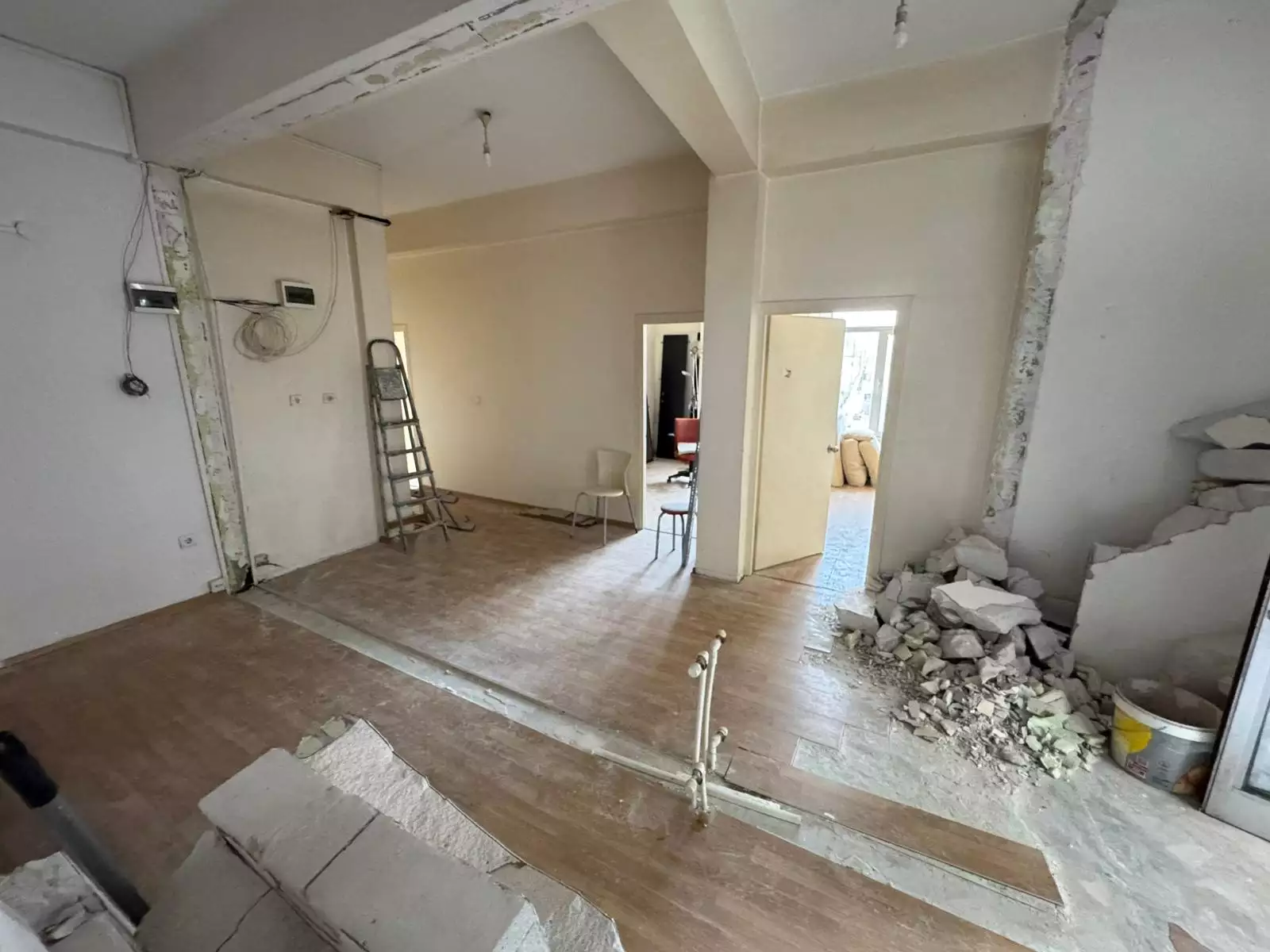 KADIKÖY HASANPAŞA'DA GAZHANE'NİN YANINDA KİRALIK 160 M2 DÜKKAN