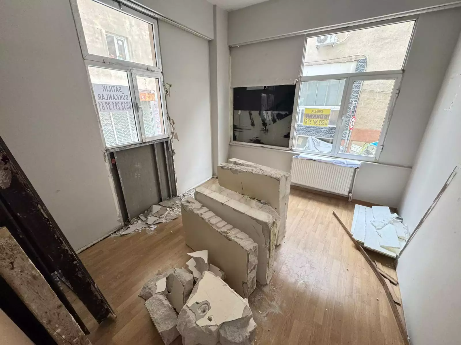 KADIKÖY HASANPAŞA'DA GAZHANE'NİN YANINDA SATILIK 160 M2 DÜKKAN