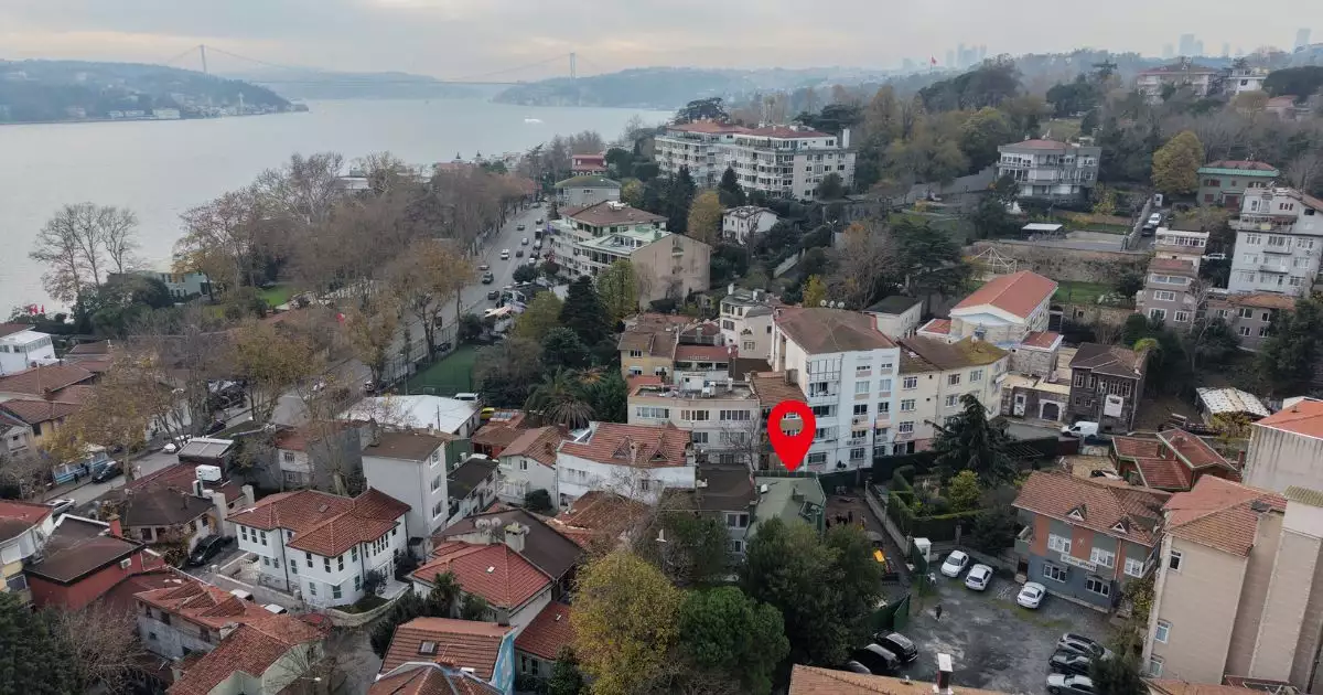 YENİKÖY'DE SAHİLE 100 METRE MESAFEDE SATILIK 2+1 DAİRE