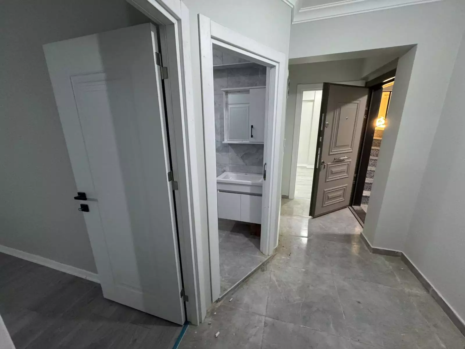 ORTABAYIRDA METROYA YAKIN YENİ BİNADA KİRALIK 2+1 DAİRE