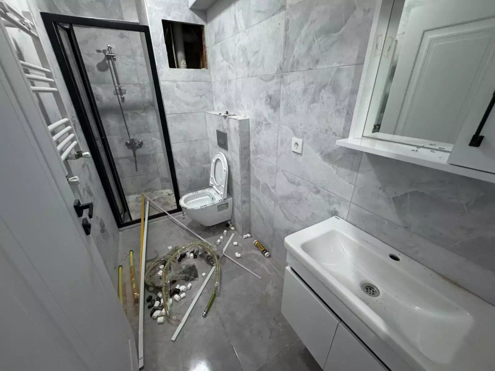 ORTABAYIRDA METROYA YAKIN YENİ BİNADA SATILIK 2+1 DAİRE