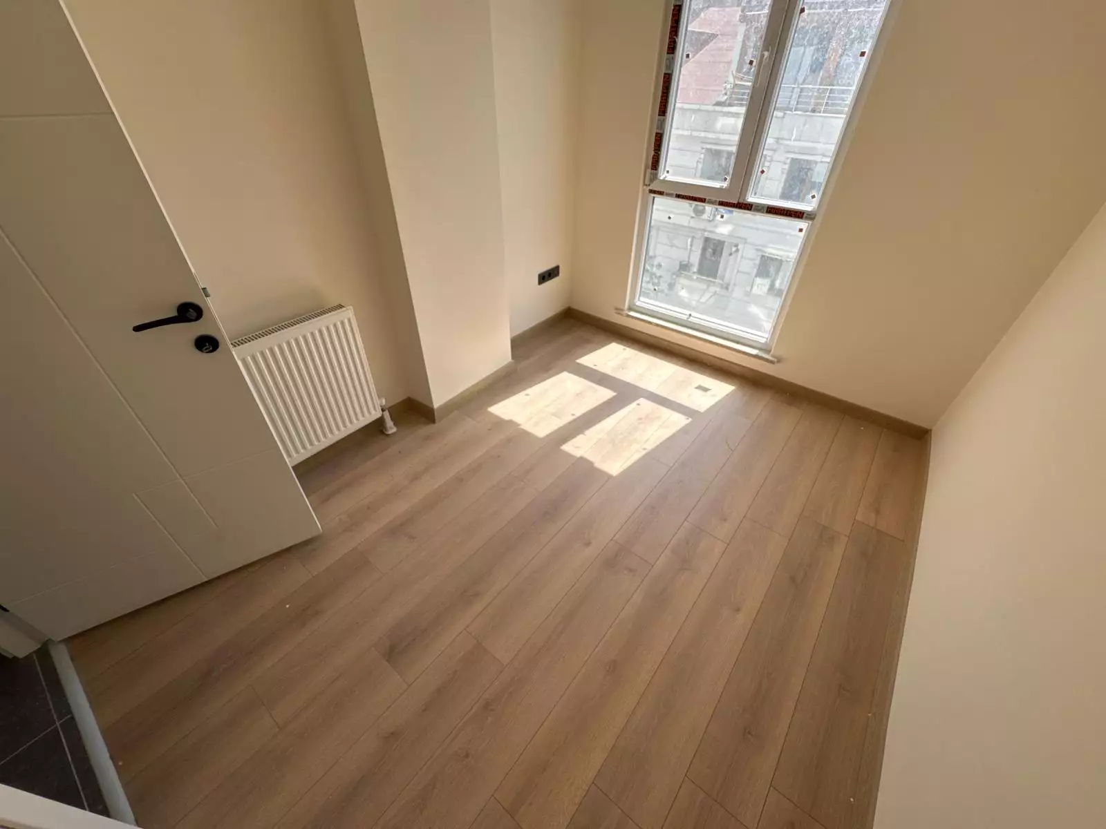 KAĞITHANE GÜLTEPE ZENİCON REZİDANSTA KİRALIK 2+1 DAİRE OTOPARKLI