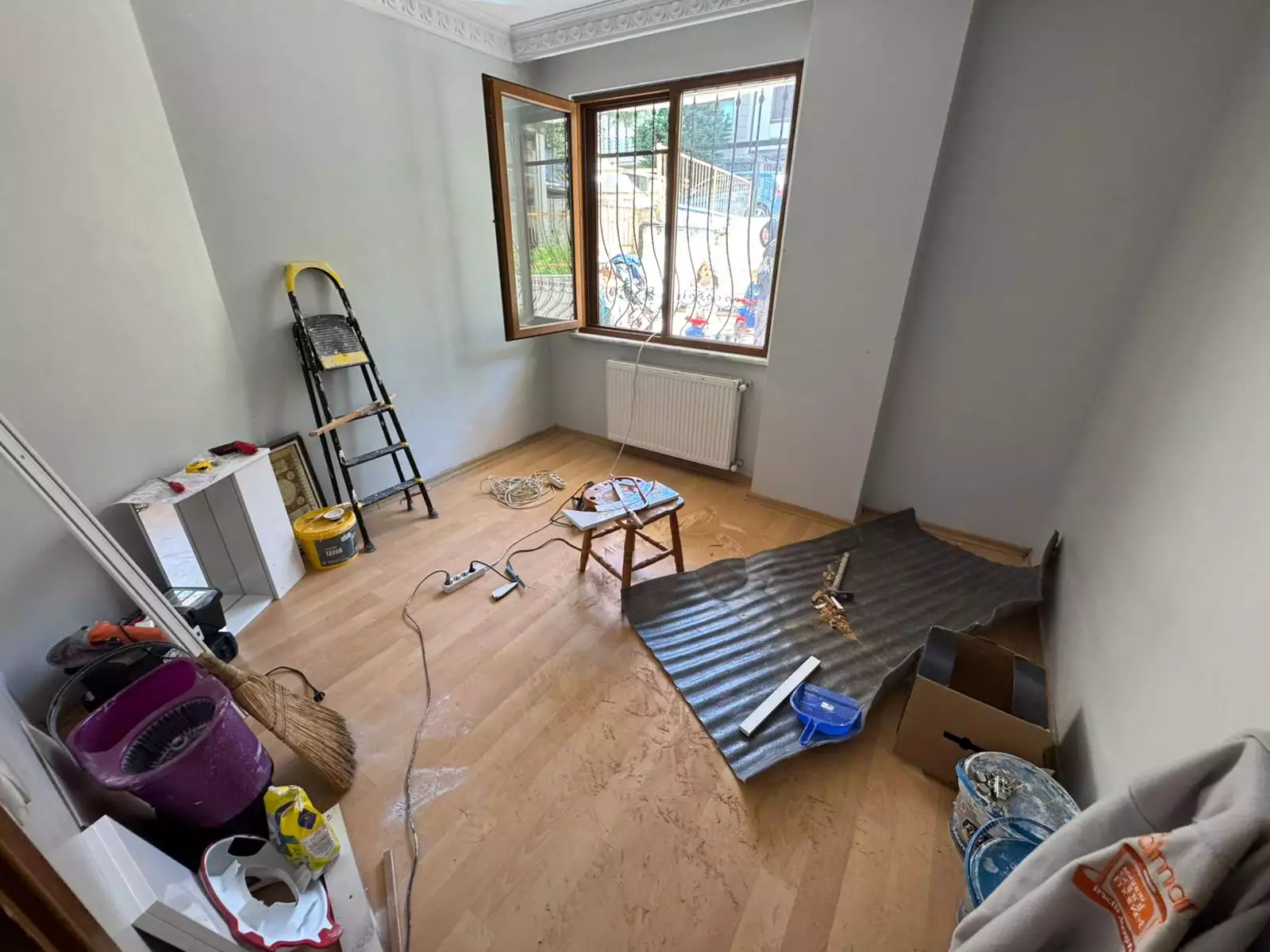 ATAŞEHİR ÖRNEK MAHALLESİNDE SATILIK TERS DUBLEKS 3,5+1 DAİRE