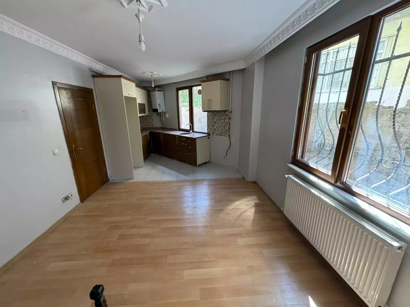 ATAŞEHİR ÖRNEK MAHALLESİNDE SATILIK TERS DUBLEKS 3,5+1 DAİRE