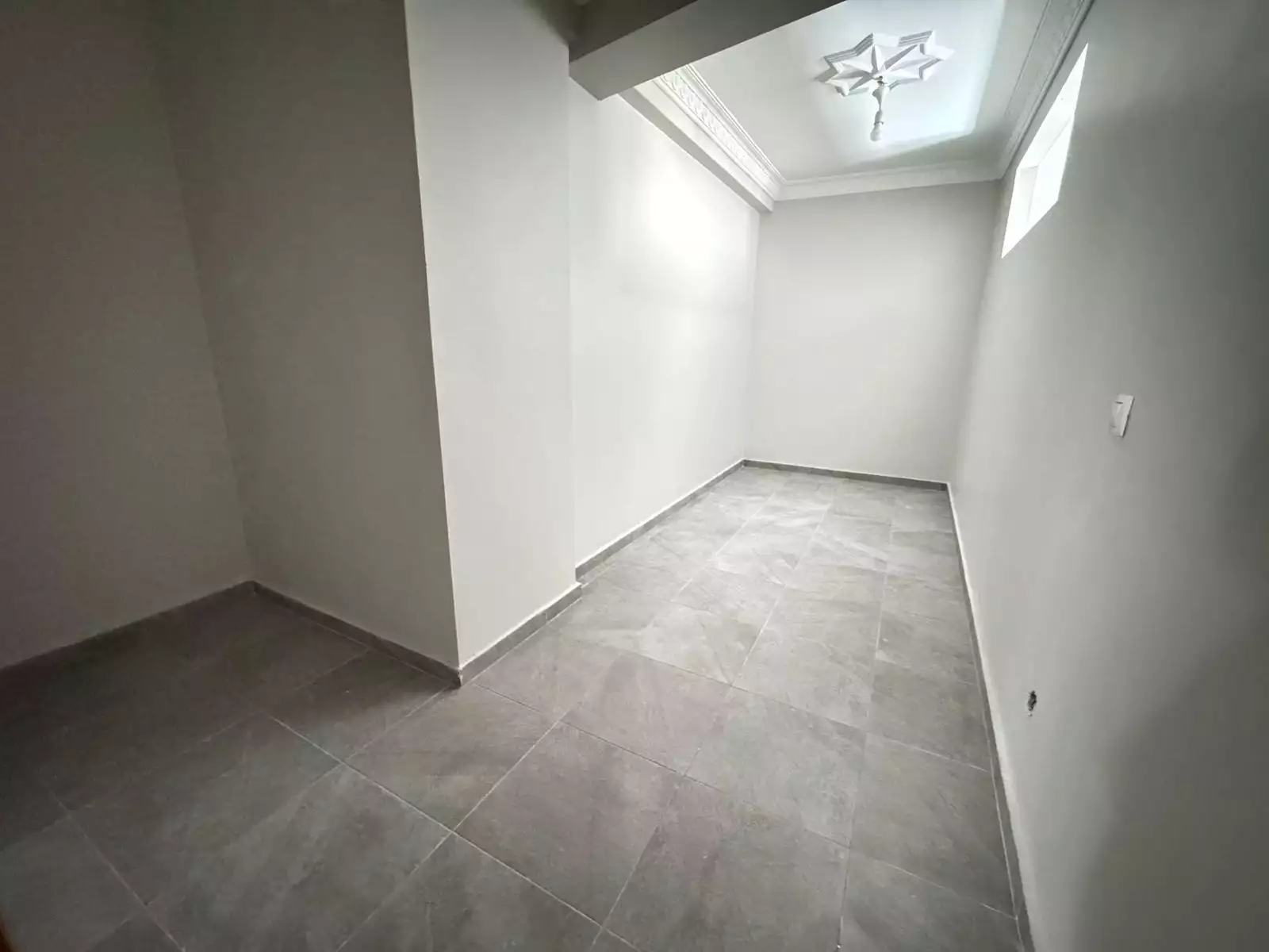 ATAŞEHİR ÖRNEK MAHALLESİNDE SATILIK TERS DUBLEKS 3,5+1 DAİRE