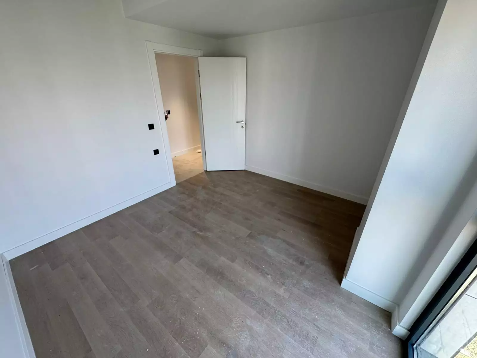 BEŞİKTAŞ YENİ LEVENT BÖLGESİNDE SIFIR BİNADA KİRALIK 2+1 DAİRE