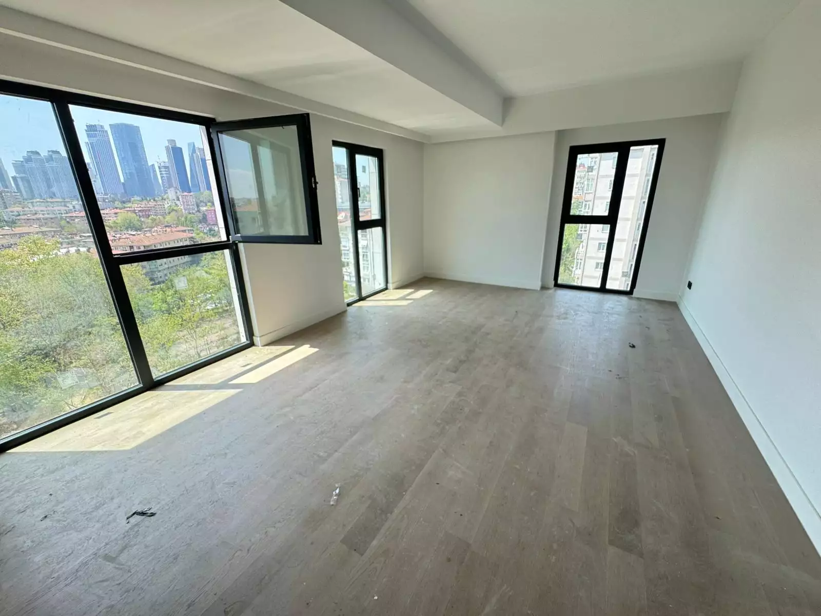 BEŞİKTAŞ YENİ LEVENT BÖLGESİNDE SIFIR BİNADA KİRALIK 2+1 DAİRE